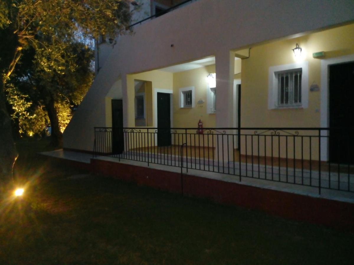 Oliveland Apartments Kávos Dış mekan fotoğraf