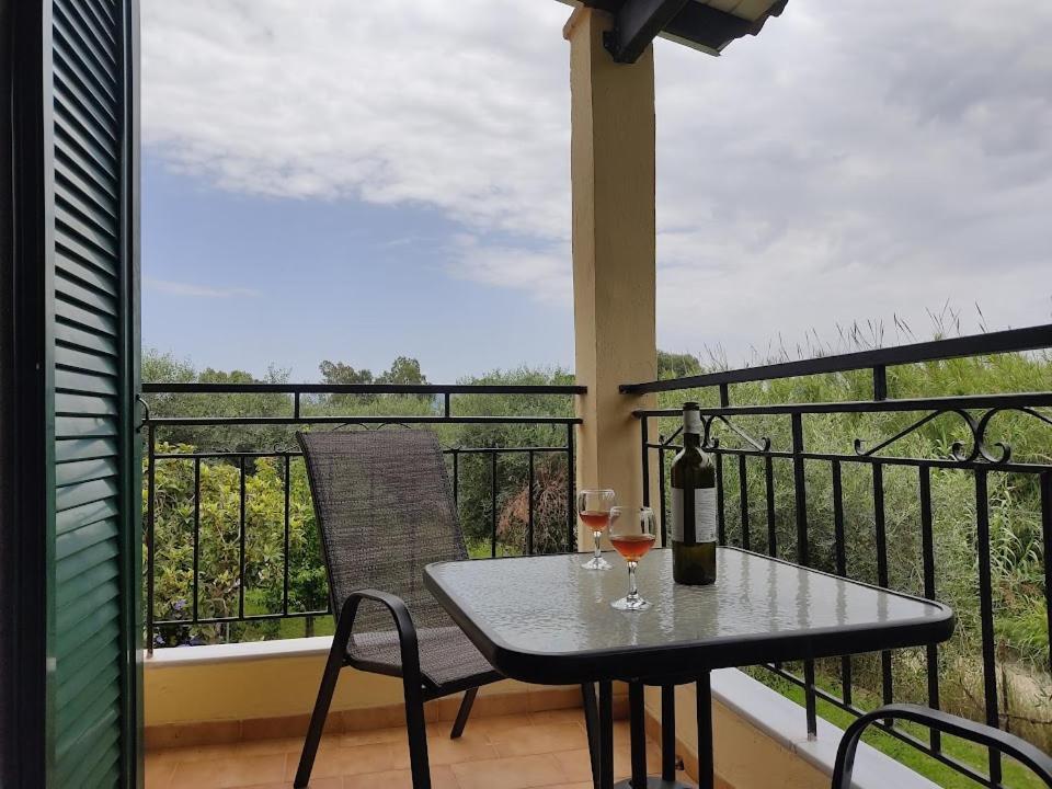 Oliveland Apartments Kávos Dış mekan fotoğraf